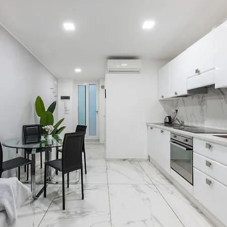 Апартаменты Chic House
