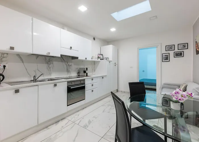 Apartment Chic House Bari